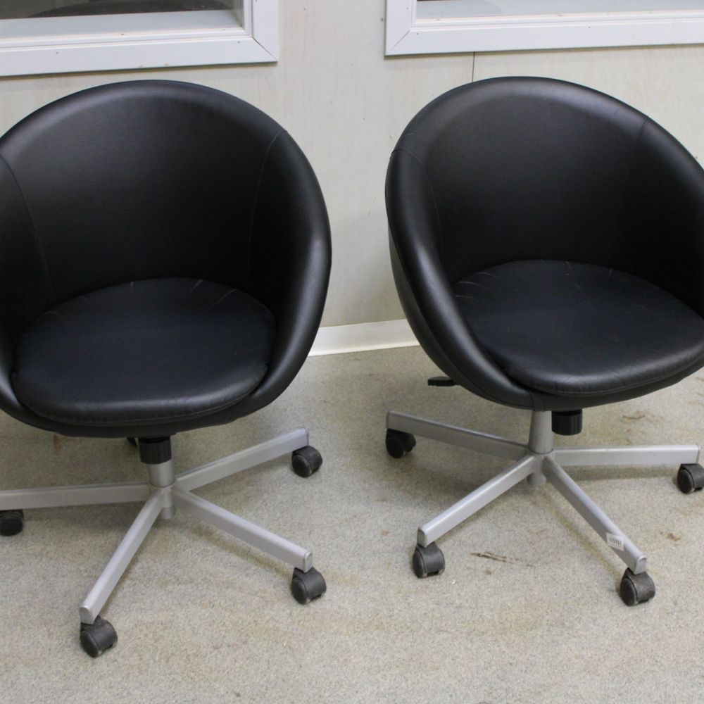 2 pcs. Ikea Skruvsta swivel chairs | PS Auction