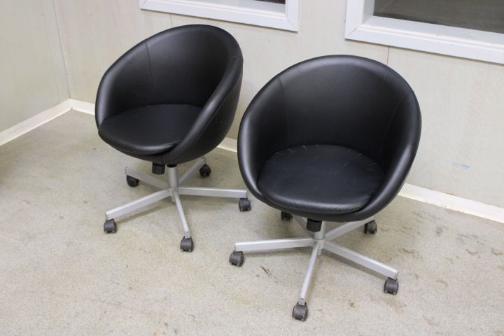 625217-2 2 pcs. Ikea Skruvsta swivel chairs