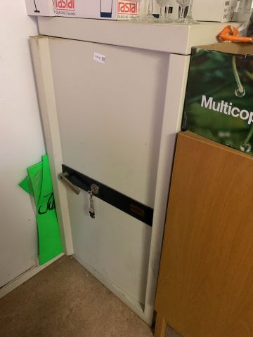 758703-1 Safe with Rosengrens key