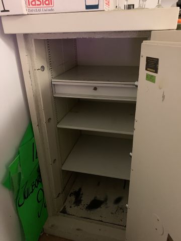 758703-3 Safe with Rosengrens key