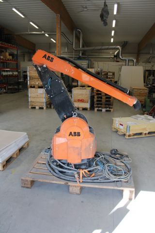758943-3 Surface treatment robot ABB IRB540-12
