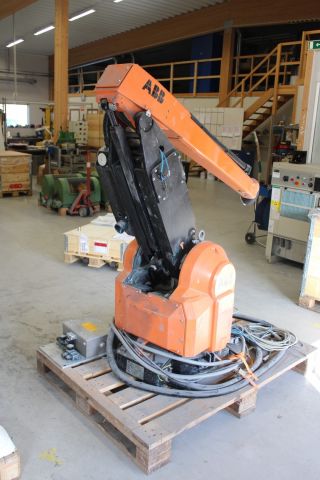 758943-4 Surface treatment robot ABB IRB540-12