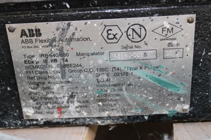758943-15 Surface treatment robot ABB IRB540-12