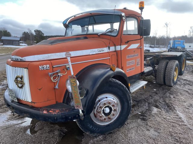 772427-17 VOLVO NB 88, 1970, 247 hp