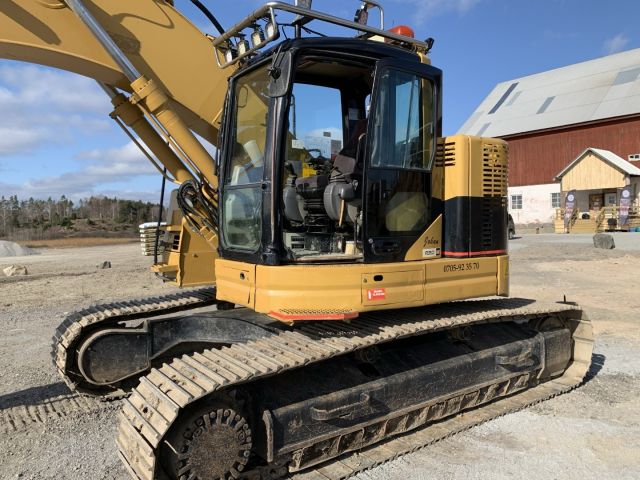 711541-11 Track excavator CAT 321C LCR, with 3 buckets and Rototilt