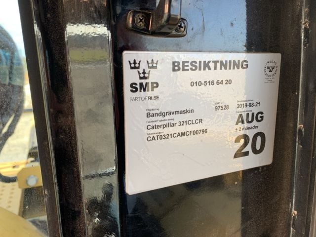 711541-17 Track excavator CAT 321C LCR, with 3 buckets and Rototilt