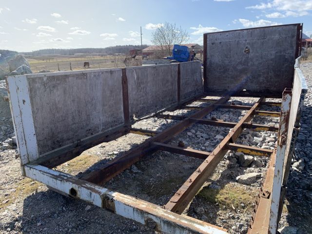 711594-3 Demountable frame