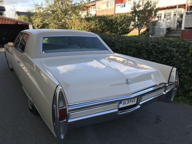 769781-2 Cadillac Fleetwood Brougham -1968