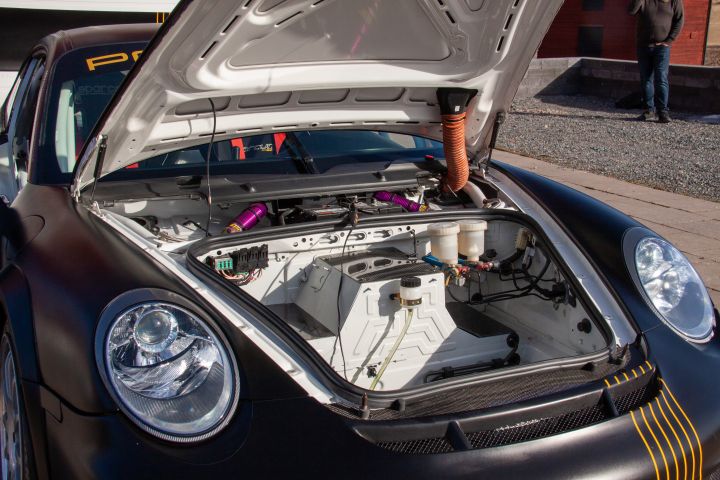 769833-45 Porsche 997 GT3 Rally -2011