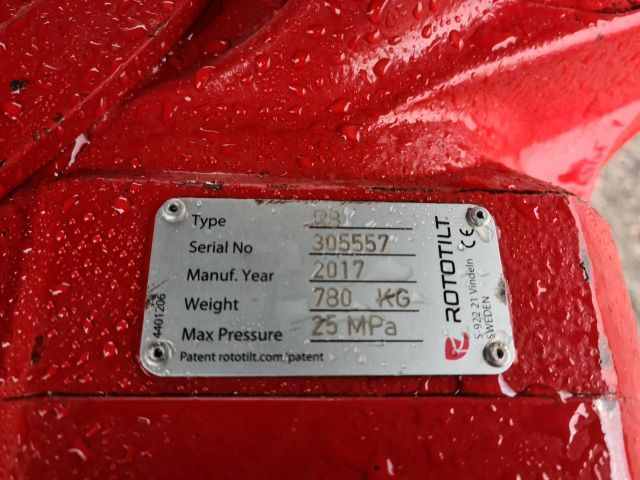 711541-29 Track excavator CAT 321C LCR, with 3 buckets and Rototilt