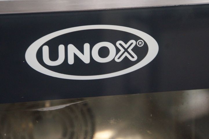 735544-4 Bake off oven "Unox XVC 304"