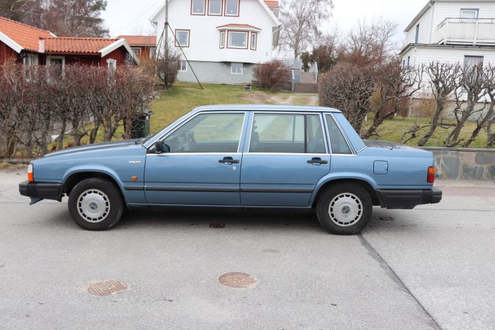 732972-2 Volvo 740 GL 2.4D -1988