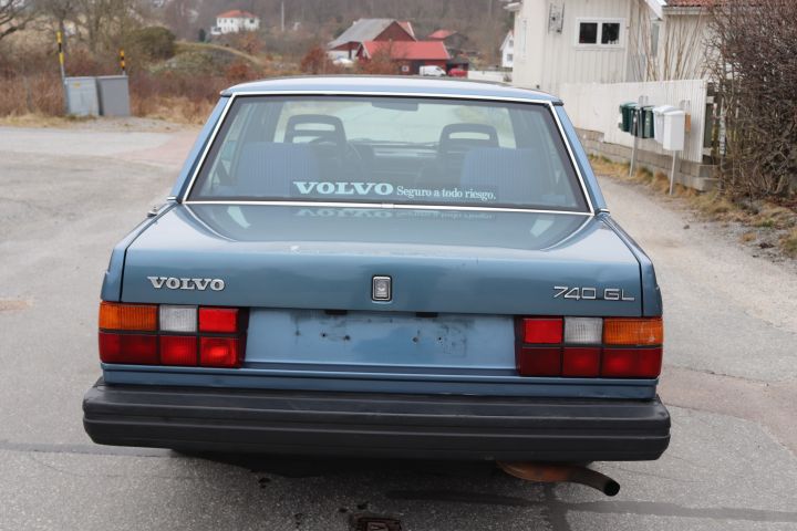 732972-4 Volvo 740 GL 2.4D -1988