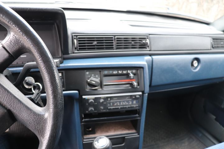 732972-13 Volvo 740 GL 2.4D -1988