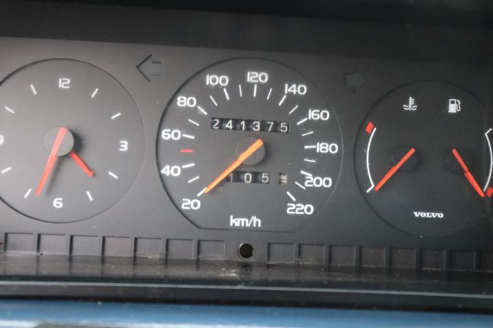 732972-14 Volvo 740 GL 2.4D -1988