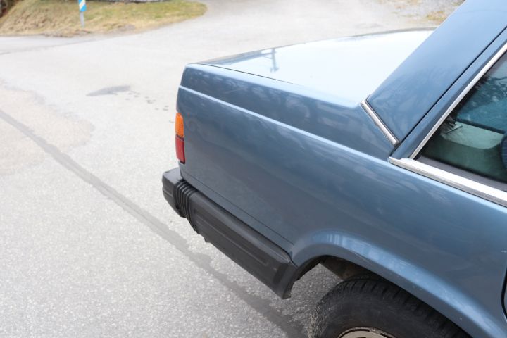 732972-21 Volvo 740 GL 2.4D -1988