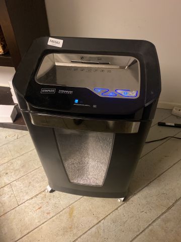 745561-2 2 shredders - Rexel and Staples