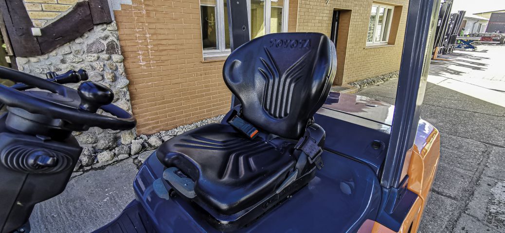 778741-8 Forklift truck Toyota 02-8FDF30, 2012