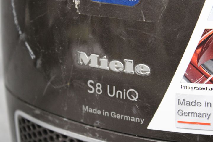 746405-4 Vacuum cleaner - Miele - S8 UniQ