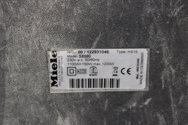 746405-3 Vacuum cleaner - Miele - S8 UniQ