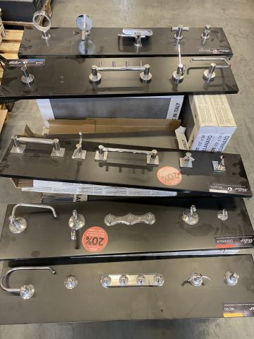 779849-7 Lot for bathroom - i.a. tiles, WC, Miller Bath products etc. [New and demo products]