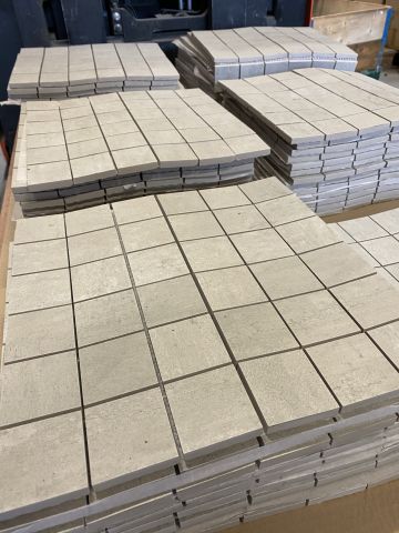 779849-10 Lot for bathroom - i.a. tiles, WC, Miller Bath products etc. [New and demo products]