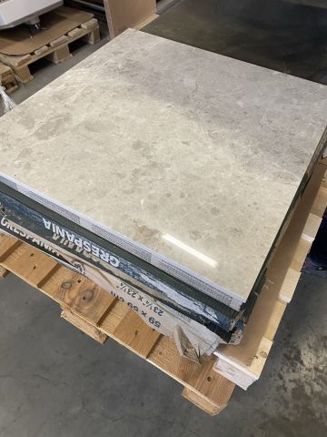 779849-15 Lot for bathroom - i.a. tiles, WC, Miller Bath products etc. [New and demo products]