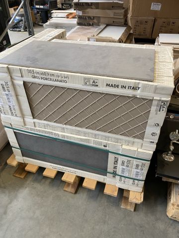 779849-19 Lot for bathroom - i.a. tiles, WC, Miller Bath products etc. [New and demo products]