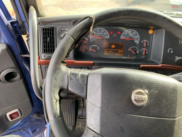 769030-26 Tractor Volvo FH16 610 6 * 2 -2006 (Manual, 1660009 km) NEW INFORMATION