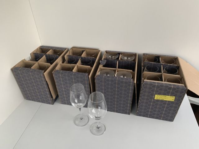 711610-3 24 elegant white wine glasses Bormioli Rocco Premium