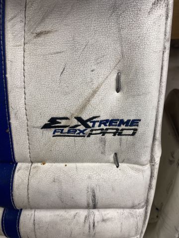 776243-2 CCM Extreme Flex pro Hockey goalkeeper equipment