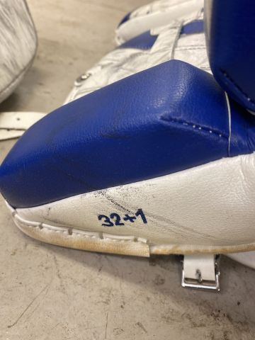 776243-5 CCM Extreme Flex pro Hockey goalkeeper equipment