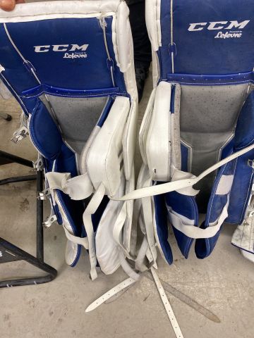 776243-7 CCM Extreme Flex pro Hockey goalkeeper equipment