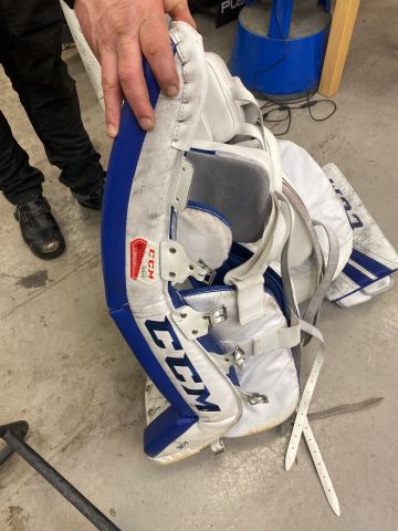 776243-9 CCM Extreme Flex pro Hockey goalkeeper equipment