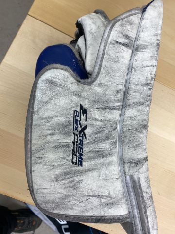 776243-13 CCM Extreme Flex pro Hockey goalkeeper equipment