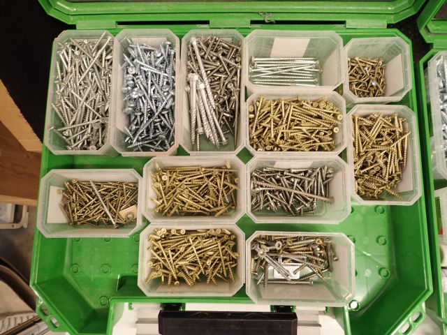 753061-2 Essbox system with screw, etc.