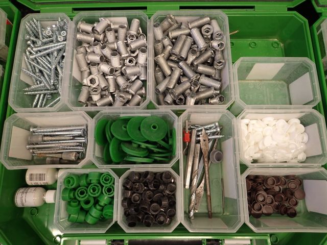 753061-3 Essbox system with screw, etc.