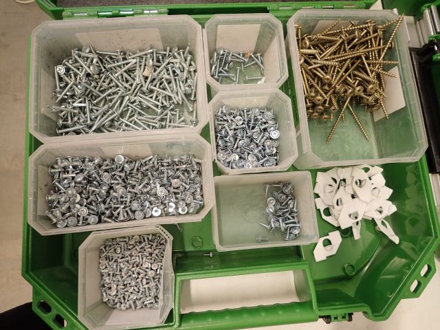 753061-5 Essbox system with screw, etc.