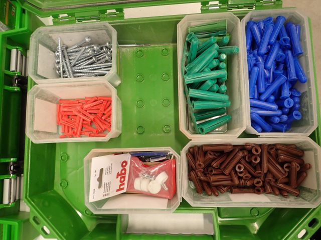 753061-6 Essbox system with screw, etc.