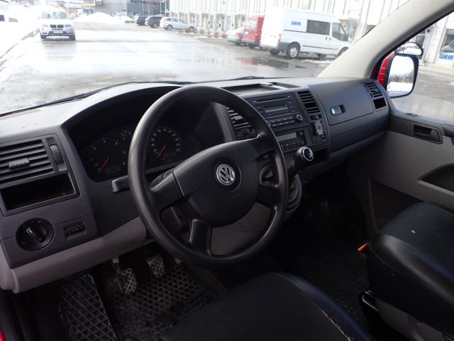 753058-74 VW CARAVELLE / Bus 2.5, 2008. Reg no. AJA059