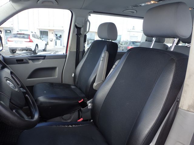 753058-76 VW CARAVELLE / Bus 2.5, 2008. Reg no. AJA059