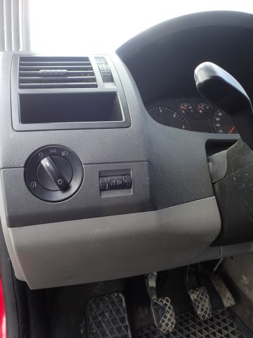 753058-81 VW CARAVELLE / Bus 2.5, 2008. Reg no. AJA059