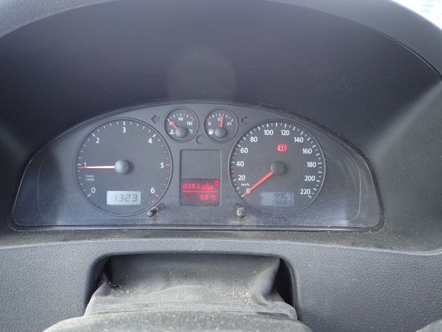 753058-85 VW CARAVELLE / Bus 2.5, 2008. Reg no. AJA059
