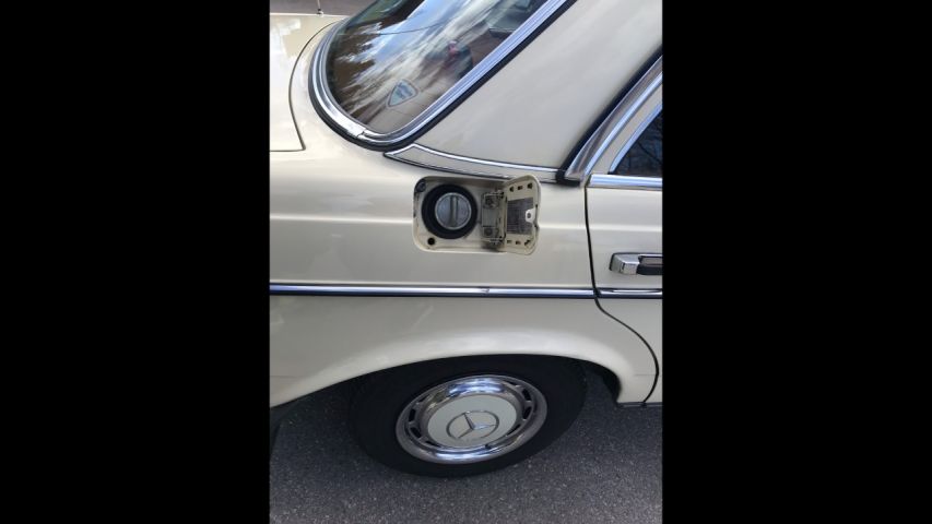 769795-20 Mercedes-Benz 200 -1982