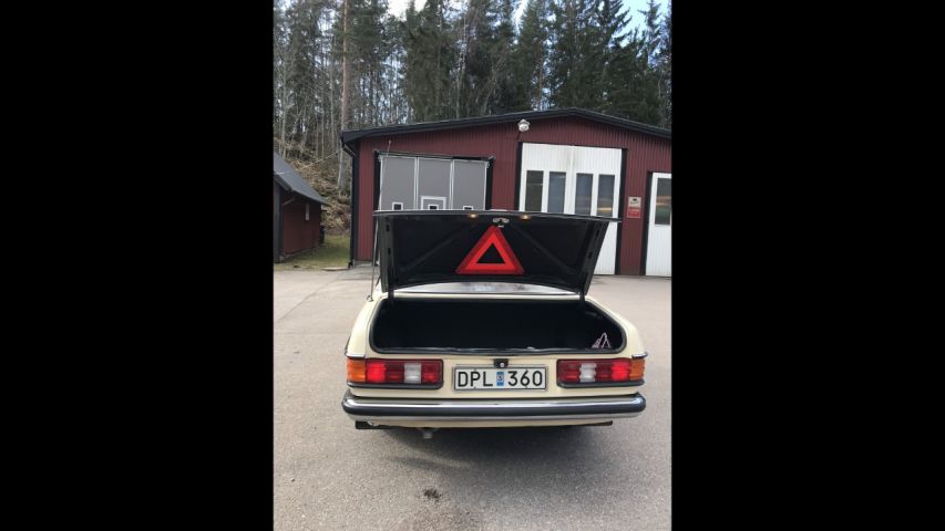 769795-22 Mercedes-Benz 200 -1982