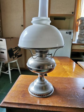 772323-2 Kerosene / oil lamp