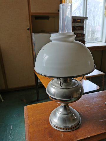 772323-4 Kerosene / oil lamp