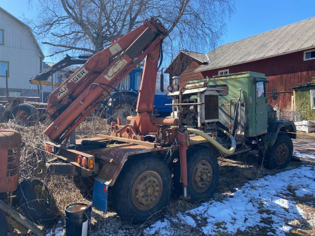 776321-3 Volvo tgb with palfinger crane separate engine perkins diesel