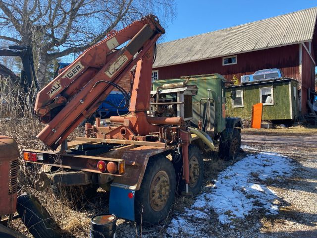 776321-9 Volvo tgb with palfinger crane separate engine perkins diesel