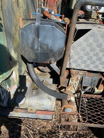 776321-13 Volvo tgb with palfinger crane separate engine perkins diesel